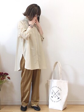 「スリット」｜「アイテム（アナログ腕時計）」を使った、mikaさん（レディース・155cm）の春コーディネート