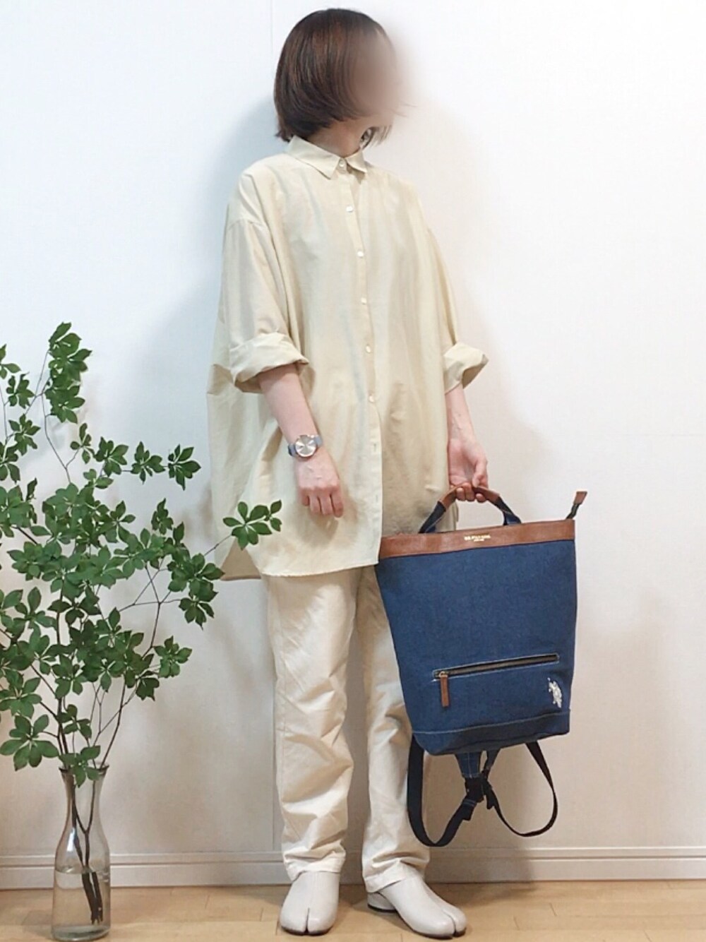 「PR、シルク、ビックシルエット、シャツスタイル、シェフパンツ、足袋、U.S.POLO ASSN.、リュック、腕時計」｜「URBAN RESEARCHのコットンシルクオーバーシャツ（シャツ/ブラウス、ベージュ系）」を使った、mikaさん（レディース・155cm）の夏コーディネートの1枚目の写真