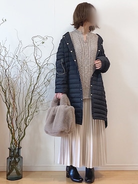 「キーネック」｜「アイテム（ダウンジャケット/コート）」を使った、mikaさん（レディース・155cm）の秋コーディネート