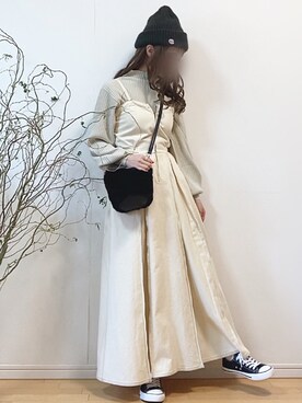 「sakishimatokyo（サキシマトーキョー）のアイテム（ジャンパースカート）」を使った、mikaさん（レディース・155cm）の冬コーディネート