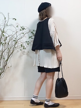 「プリーツ」｜「アイテム（ハンチング/ベレー帽）」を使った、mikaさん（レディース・155cm）の春コーディネート