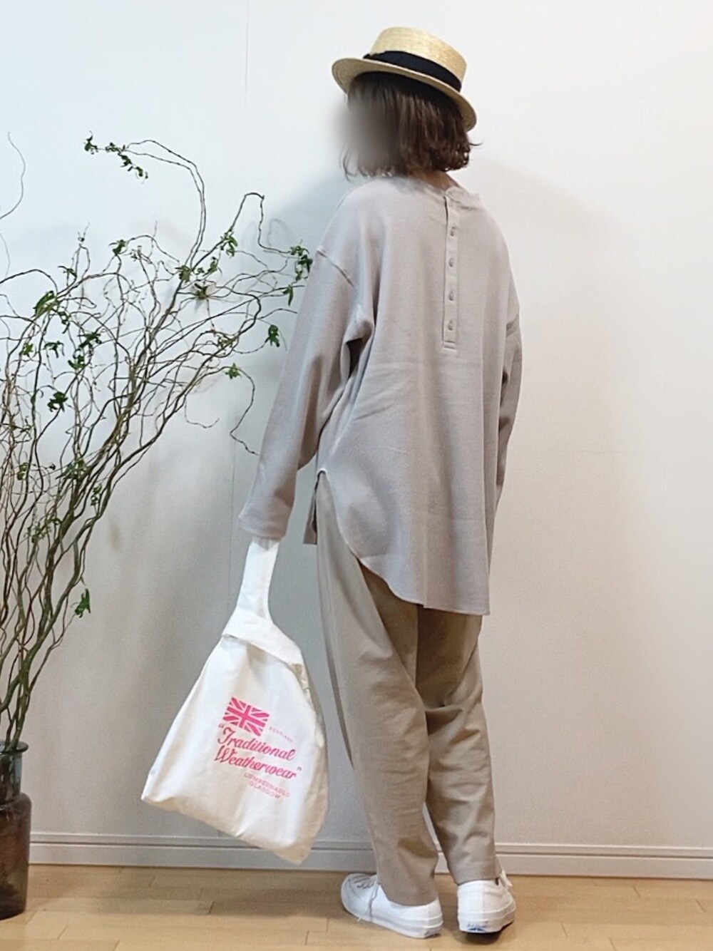 「ワッフル、プルオーバー、淡色コーデ、カンカン帽、麦わら帽子、ジャックパーセル、コンバース」｜「AMERICAN HOLICのバックヘンリーワッフルカットプルオーバー ＊●（Tシャツ/カットソー、パープル系）」を使った、mikaさん（レディース・155cm）の春コーディネートの1枚目の写真