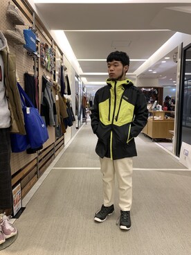 「and wander（アンドワンダー）のアイテム（シューズ）」を使った、Kato Taroさん（メンズ・164cm）の冬コーディネート
