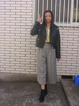 「ガウチョパンツ」｜「アイテム（ライダースジャケット）」を使った、yayoさん（レディース・153cm）の春コーディネート