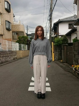 「バックロゴ」｜「アイテム（ローファー）」を使った、yayoさん（レディース・153cm）の春コーディネート