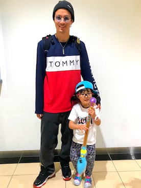 「丸サングラス」｜「アイテム（その他）」を使った、魔裟さん（メンズ・180cm）の春コーディネート