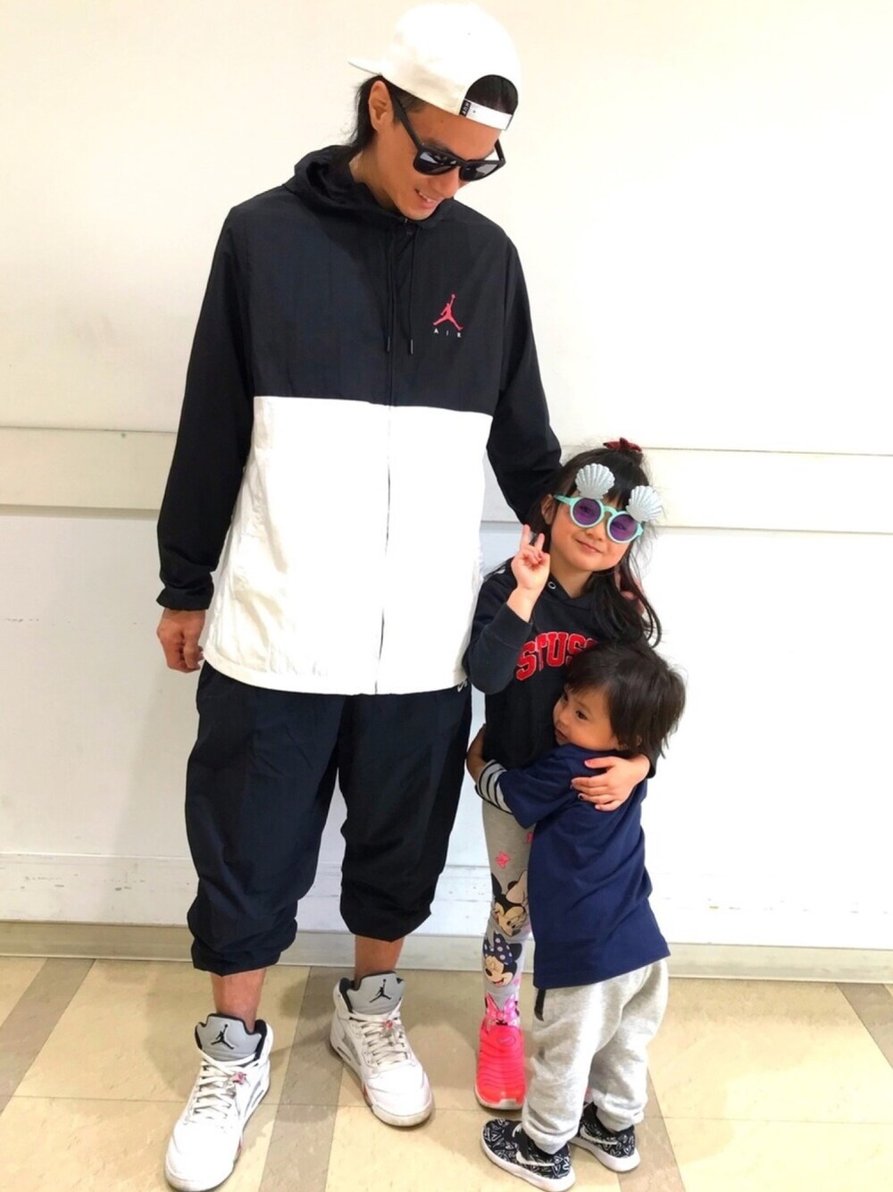 AIR JORDANのナイロンジャケットを使った人気ファッション