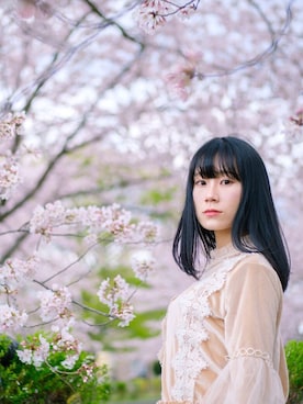 「no brand（ノーブランド）のアイテム（シャツ/ブラウス、ベージュ系）」を使った、園崎みゆさん（レディース・153cm）の春コーディネート