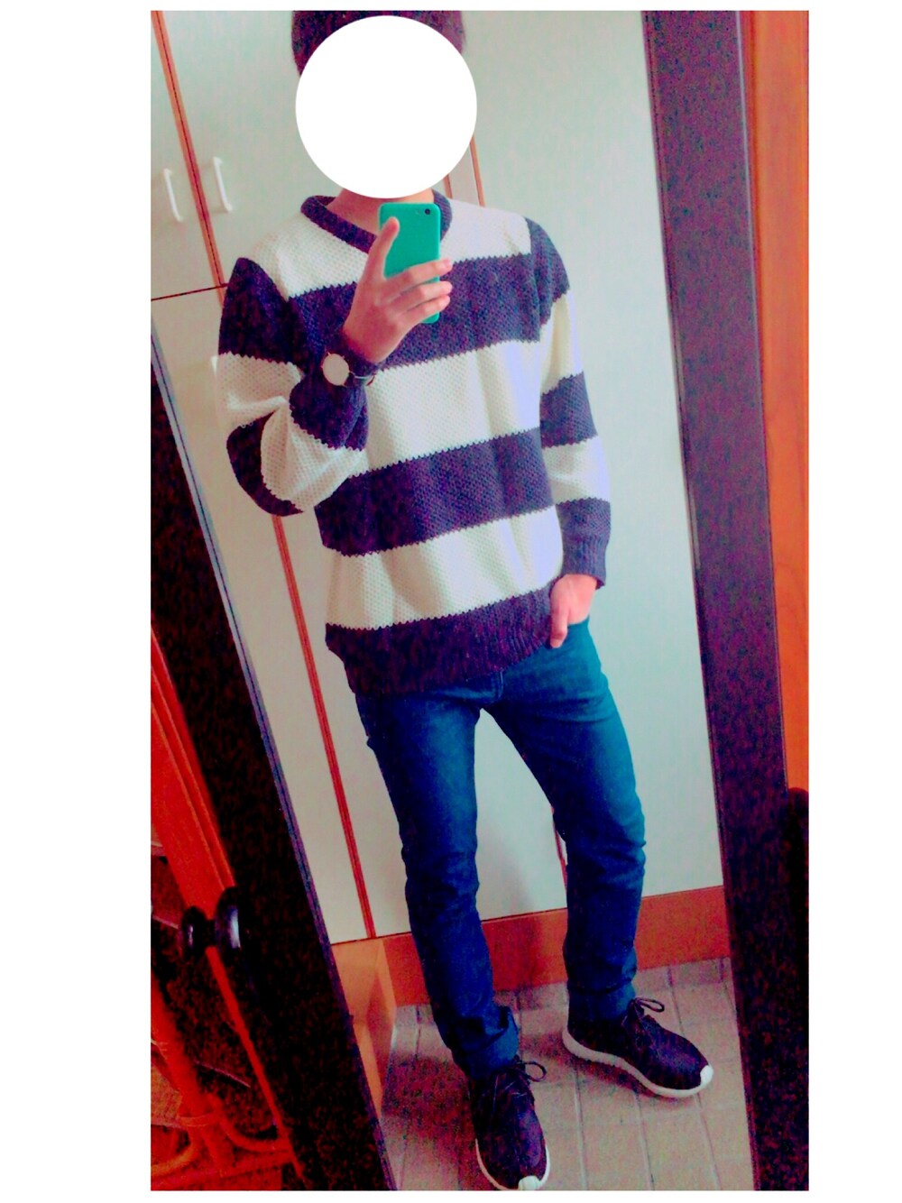 「カジュアル」｜「HVCのアイテム（デニムパンツ、グリーン系）」を使った、YUYAさん（メンズ・174cm）の春コーディネートの1枚目の写真