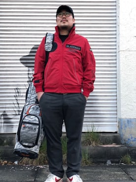 「アイテム（ミリタリージャケット、レッド系）」を使った、小倉貴之さん（メンズ・175cm）の春コーディネート