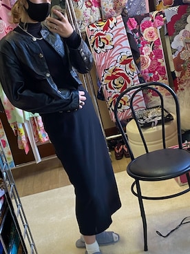 「リブニット」｜「アイテム（ライダースジャケット）」を使った、momoさん（レディース・160cm）の冬コーディネート