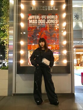 「アイテム（ボディバッグ/ウエストポーチ、シルバー系）」を使った、長谷川 美月さん（レディース・154cm）の秋コーディネート