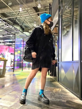 「スウェットワンピース」｜「アイテム（その他シューズ）」を使った、長谷川 美月さん（レディース・154cm）の秋コーディネート