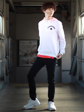 「CONVERSE（コンバース）のアイテム（スウェット）」を使った、みかんさんさん（メンズ・171cm）の春コーディネート
