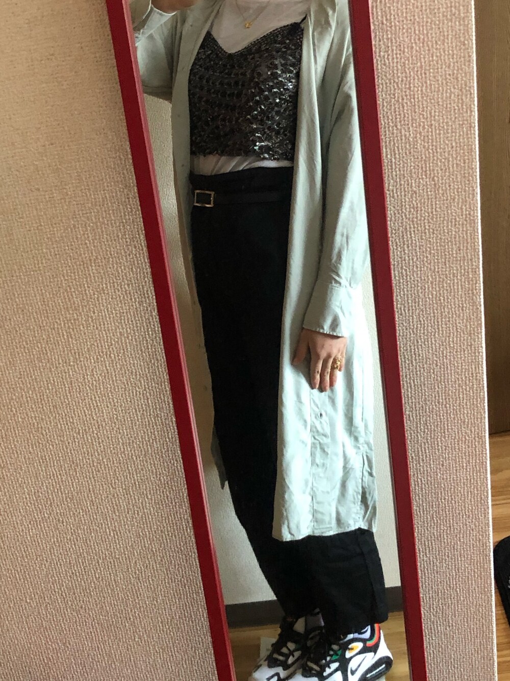 「グリーン、パステルカラー、カジュアルコーデ、ラクチンコーデ、おしゃれさんと繋がりたい、プチプラ、オーバーサイズ、オトナ女子、スニーカー」｜「FRAMeWORKの【金子綾×FRAMeWORK】センタープレス ベイカーパンツ◆（その他パンツ、ブラック系）」を使った、みーさん（レディース・165cm）の春コーディネートの1枚目の写真