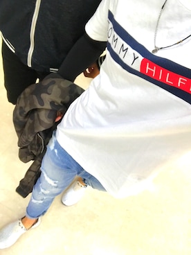 「TOMMY HILFIGER」｜「アイテム（スリッポン）」を使った、omさん（メンズ・166cm）の春コーディネート