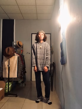「gray」｜「アイテム（アクセサリー）」を使った、Pato Vetoriniさん（メンズ・170cm）の冬コーディネート