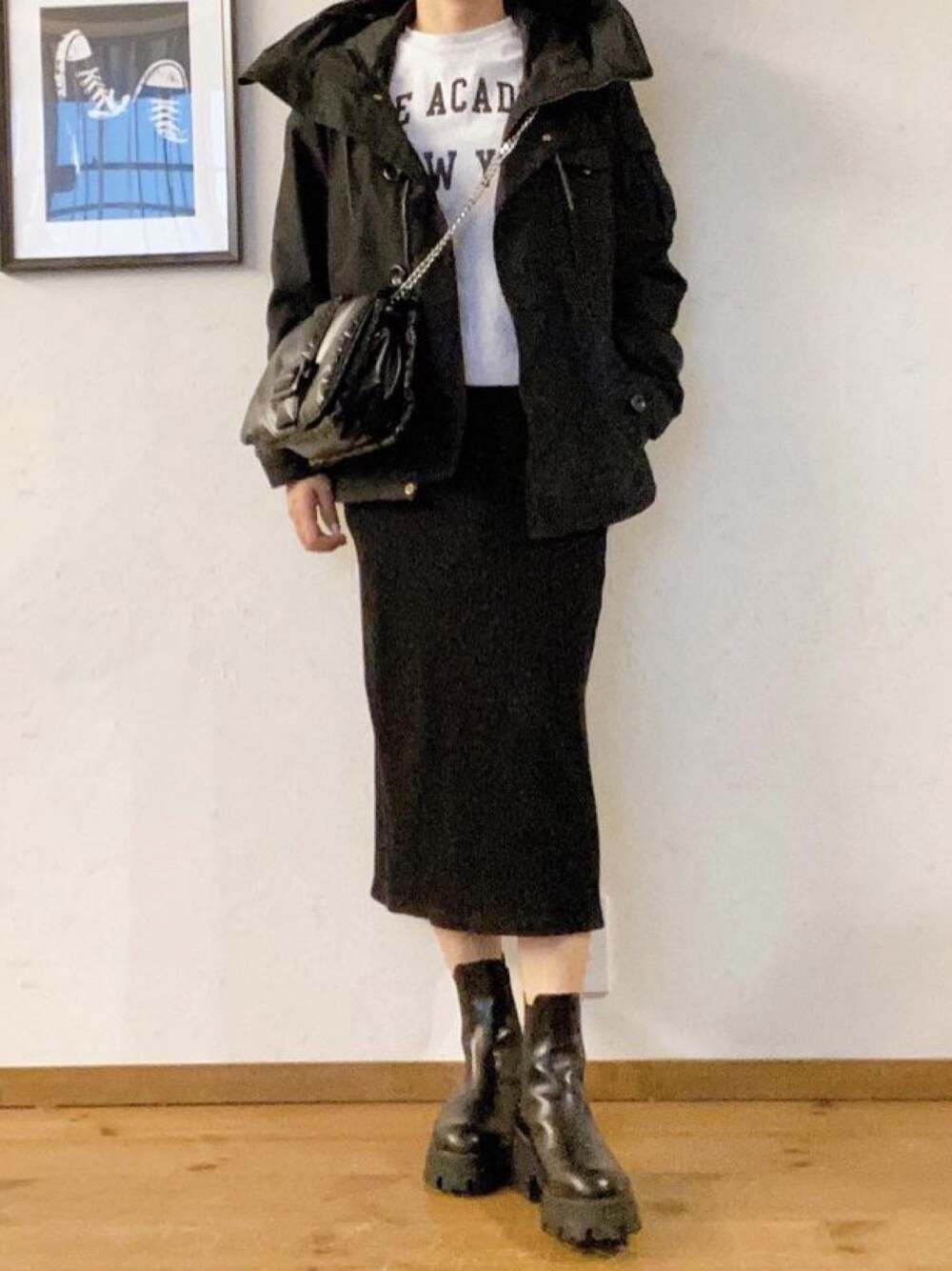 「マウンテンパーカー、雨の日コーデ」｜「ZARAのアイテム（ブーツ、ブラック系）」を使った、juneさん（レディース・161cm）の春コーディネートの1枚目の写真