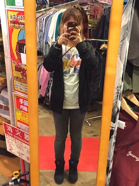 「JUNK FOOD（ジャンクフード）のアイテム」を使った、春空さん（レディース・152cm）の秋コーディネート