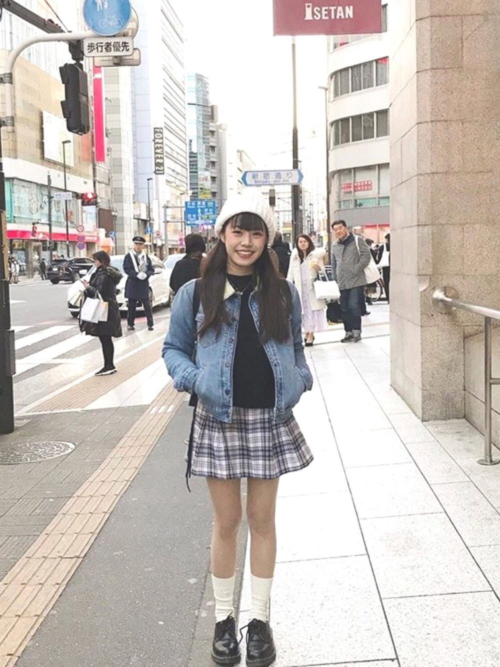 「GU、ドクターマーチン、フォーエバー21」｜「FOREVER 21のアイテム（ジャケット/アウター、その他）」を使った、ふぉいさいさん（レディース・158cm）の秋コーディネートの1枚目の写真