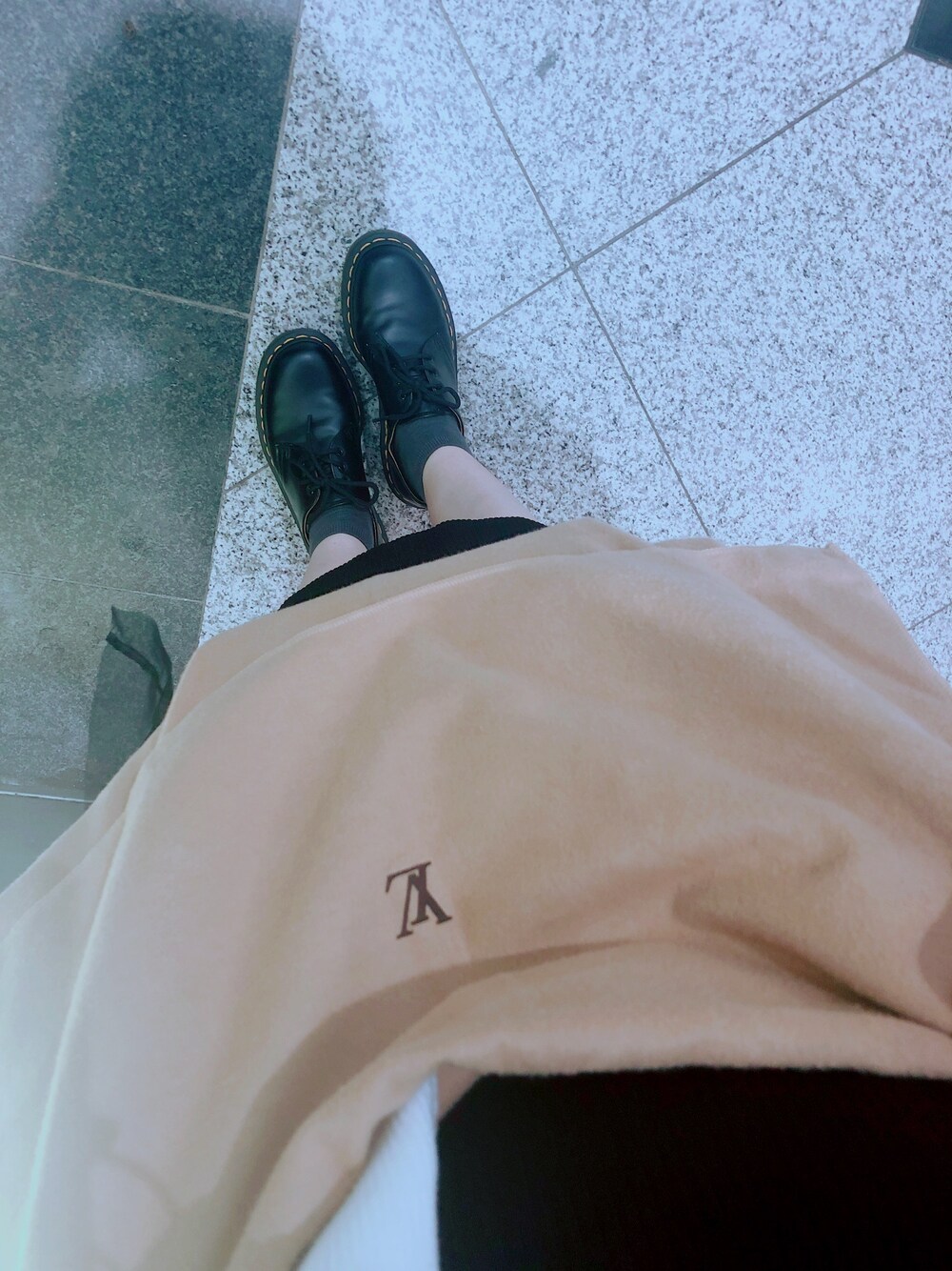 「休日スタイル、ショルダーバッグ、オトナ女子」｜「Dr. MartensのDr.Martens ICONS1461 59 Smooth Black（その他シューズ、ブラック系）」を使った、saaaa⋆さん（レディース・158cm）の夏コーディネートの1枚目の写真