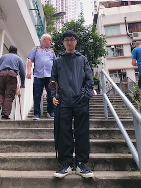 「アイテム（トレンチコート）」を使った、周泽军さん（メンズ・174cm・20代）の春コーディネート
