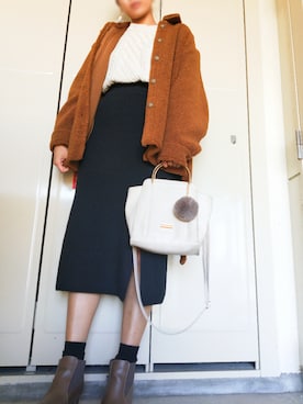 「しまむら（シマムラ）のアイテム（スカート、ブラック系）」を使った、memekirokuさん（レディース・170cm）の冬コーディネート