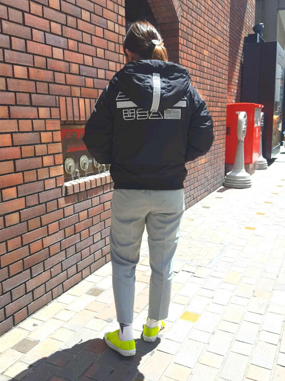 「アウター、シンプル、AVIREX、黒、メンズライク、大人コーデ、オトナカジュアル、秋冬コーデ、AVIREXBelle、AVIREXSTREETGEAR」｜「AVIREXのAVIREX/アヴィレックス/ ワーム ラインド フーディー MA-1/ WARM LINED HOODIE MA-1 【AVIREX STREET GEAR/ FIELD】（MA-1、ブラック系）」を使った、imaiさん（レディース・157cm）の夏コーディネートの1枚目の写真