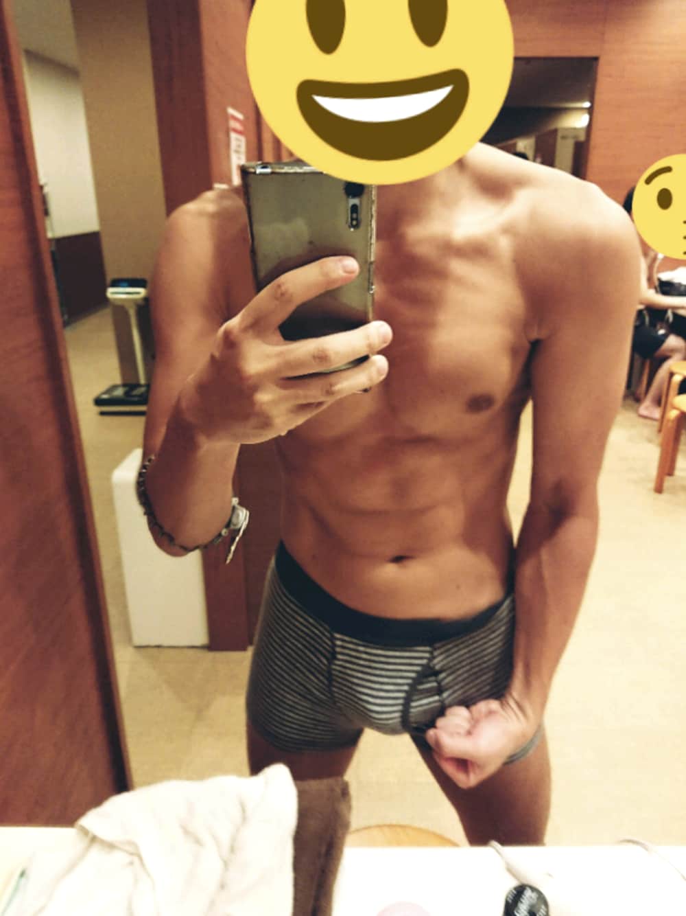 「ジム、腹写」｜「おれのアイテム（その他、ブラウン系）」を使った、oreさん（メンズ・173cm）の夏コーディネートの1枚目の写真