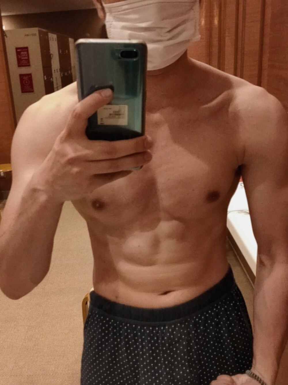 「ジム、自粛解除」｜「おれのアイテム（その他、ベージュ系）」を使った、oreさん（メンズ・173cm）の夏コーディネートの1枚目の写真