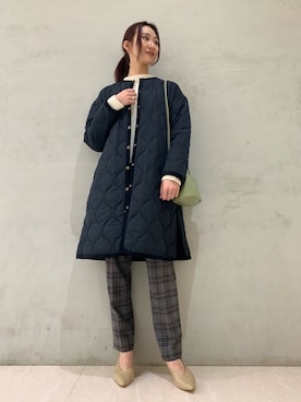 「アイテム（ノーカラージャケット、ブラック系）」を使った、momokaさん（レディース・164cm）の冬コーディネート
