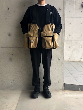 「黒」｜「アイテム（ベスト）」を使った、TOMOKI OOHASHIさん（メンズ・180cm）の春コーディネート