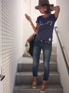 「Ungrid（アングリッド）のインディゴフレイドヘムストスリ（デニムパンツ）」を使った、asmさん（レディース・161cm）の秋コーディネート