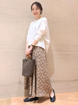 「URBAN RESEARCH DOORS（アーバンリサーチドアーズ）の小花柄ギャザーフレアスカート（スカート）」を使った、みのり*さん（レディース・160cm）の春コーディネート