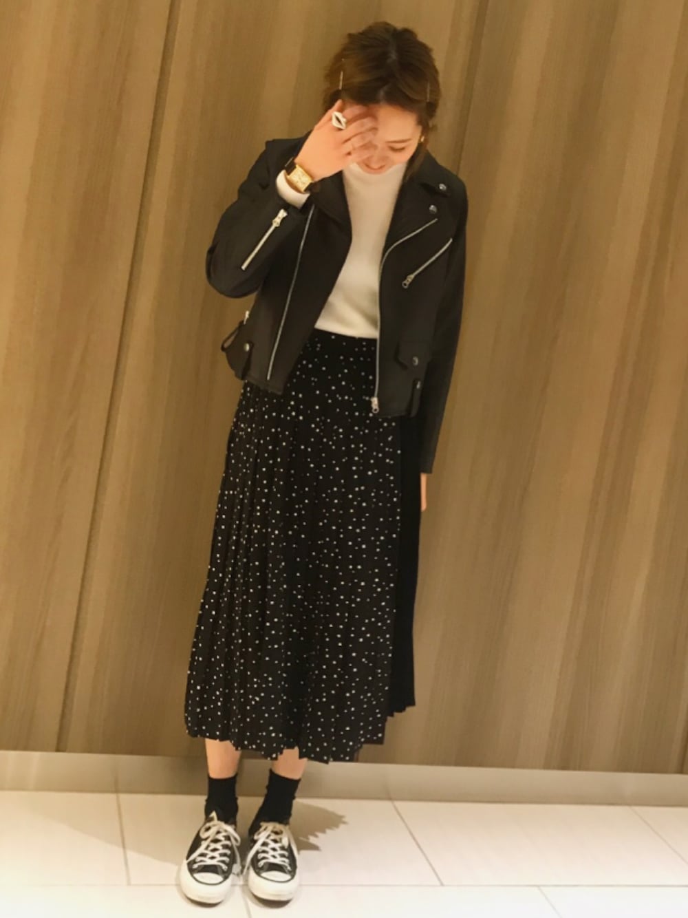 「CONVERSE TOKYO、コンバーストウキョウ、シンプルコーデ」｜「CONVERSE TOKYOのCONVERSE TOKYO/コンバーストウキョウ ライダースジャケット（ライダースジャケット、ブラック系）」を使った、MIOさん（レディース・163cm）の冬コーディネートの1枚目の写真