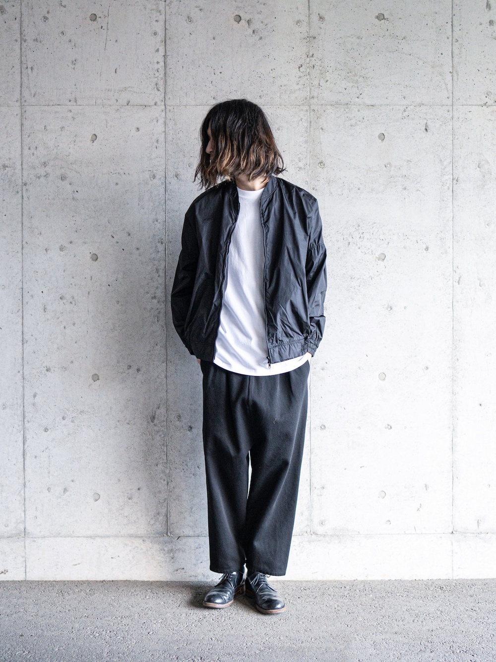 「シンプル、シンプルコーデ、ootd、キレイめ、ブルゾン、モードストリート、Sise、シセ、モード、スタッフセンバツ」｜「SISEのアイテム（ジャケット/アウター、ブラック系）」を使った、yuuma　matsuueさん（メンズ・190cm）の冬コーディネートの1枚目の写真