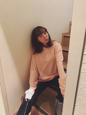 「勝田里奈」｜「アイテム（パーカー）」を使った、勝田里奈さん（レディース・160cm）の春コーディネート