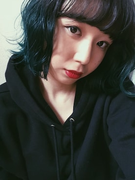 「勝田里奈」｜「アイテム（パーカー）」を使った、勝田里奈さん（レディース・161cm）の冬コーディネート