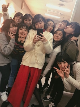 「勝田里奈」｜「アイテム（チノパンツ）」を使った、勝田里奈さん（レディース・161cm）の冬コーディネート