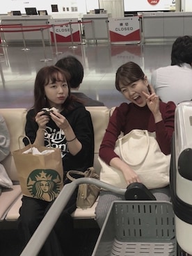 「勝田里奈」｜「アイテム（パーカー）」を使った、勝田里奈さん（レディース・161cm）の秋コーディネート