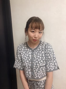 「Verybrain（ベリーブレイン）のアイテム（トップス）」を使った、勝田里奈さん（レディース・161cm）の春コーディネート