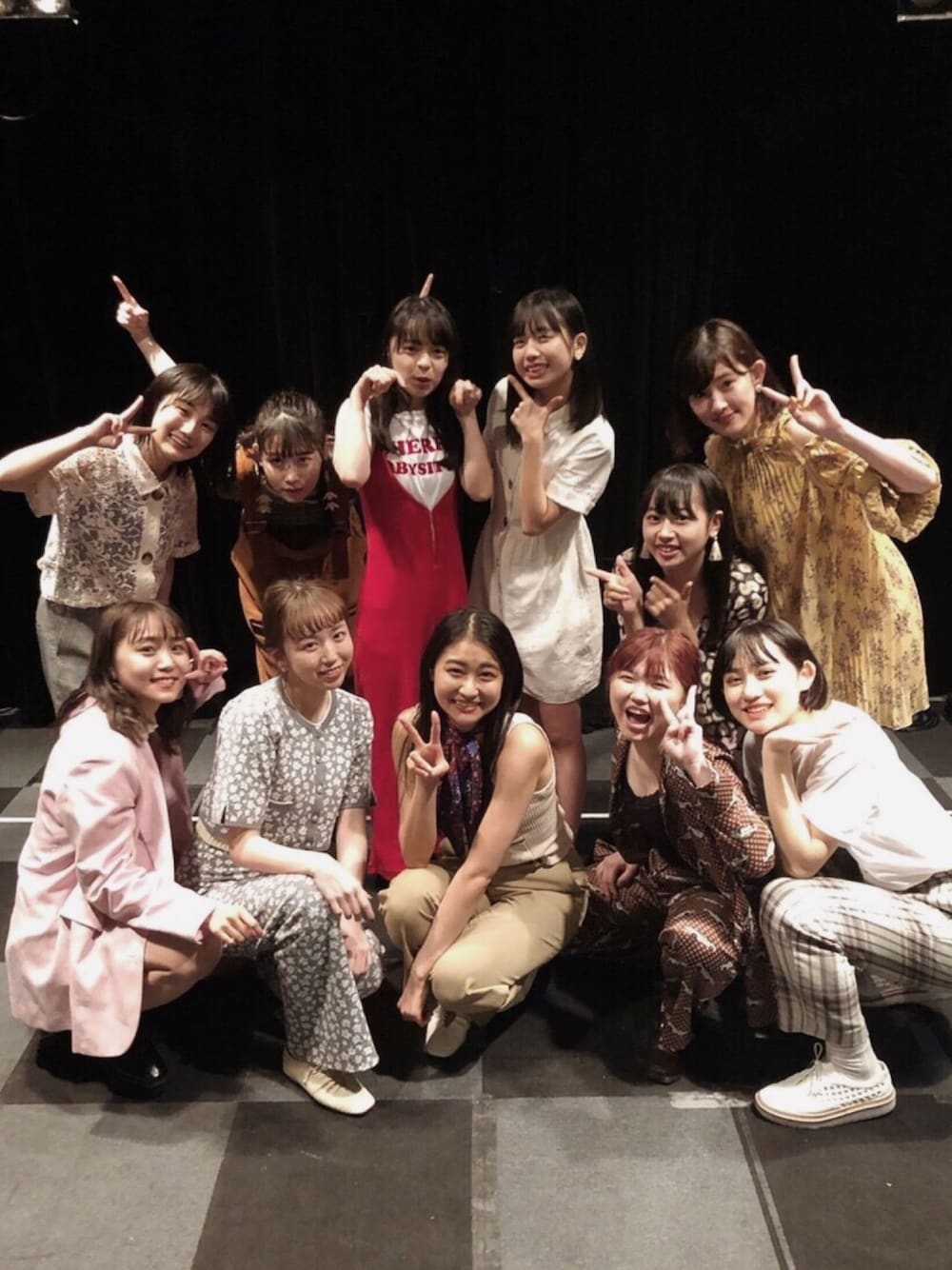 「アンジュルム、勝田里奈、スタイリング、fashion、はるコーデ、春コーデ、春、spring、アースカラー、シンプル」｜「Verybrainのアイテム（トップス、グレー系）」を使った、勝田里奈さん（レディース・161cm）の春コーディネートの1枚目の写真