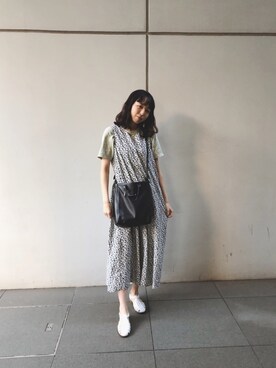 「勝田里奈」｜「アイテム（トートバッグ）」を使った、勝田里奈さん（レディース・161cm）の秋コーディネート