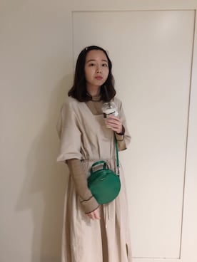 「勝田里奈」｜「アイテム（ハンドバッグ）」を使った、勝田里奈さん（レディース・161cm）の秋コーディネート