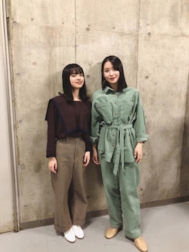 「勝田里奈」｜「アイテム（その他アウター）」を使った、勝田里奈さん（レディース・161cm）の秋コーディネート