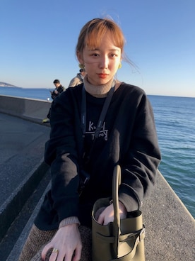 「勝田里奈」｜「アイテム（スウェット）」を使った、勝田里奈さん（レディース・161cm）の冬コーディネート