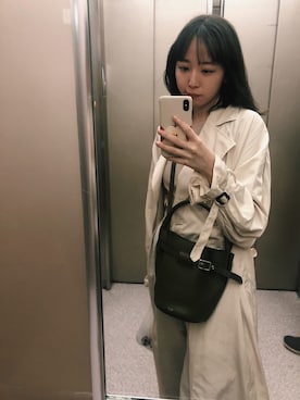 「勝田里奈」｜「アイテム（トレンチコート）」を使った、勝田里奈さん（レディース・161cm）の春コーディネート