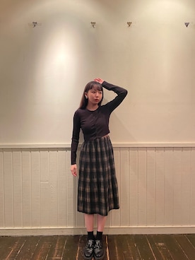 「勝田里奈」｜「アイテム（スカート）」を使った、勝田里奈さん（レディース・161cm）の秋コーディネート
