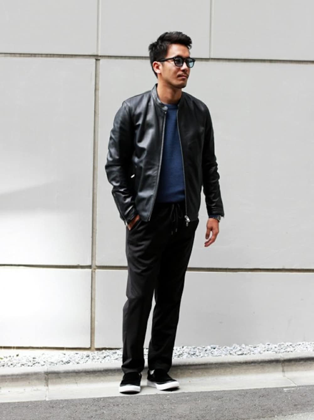 「レザージャケット、ブルー、ライダース、スラックス、スリッポン、ベロア、WEB限定、秋コーデ、カラーレンズ、tk.TAKEO KIKUCHI」｜「tk.TAKEO KIKUCHIのラムレザースタンドシングルライダースジャケット（ライダースジャケット、ブラック系）」を使った、KISHIさん（メンズ・174cm）の秋コーディネートの1枚目の写真