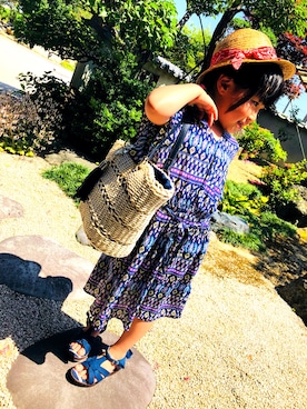「eny SiSのアイテム（かごバッグ、ベージュ系）」を使った、RUNANA77さん（キッズ・130cm）の夏コーディネート